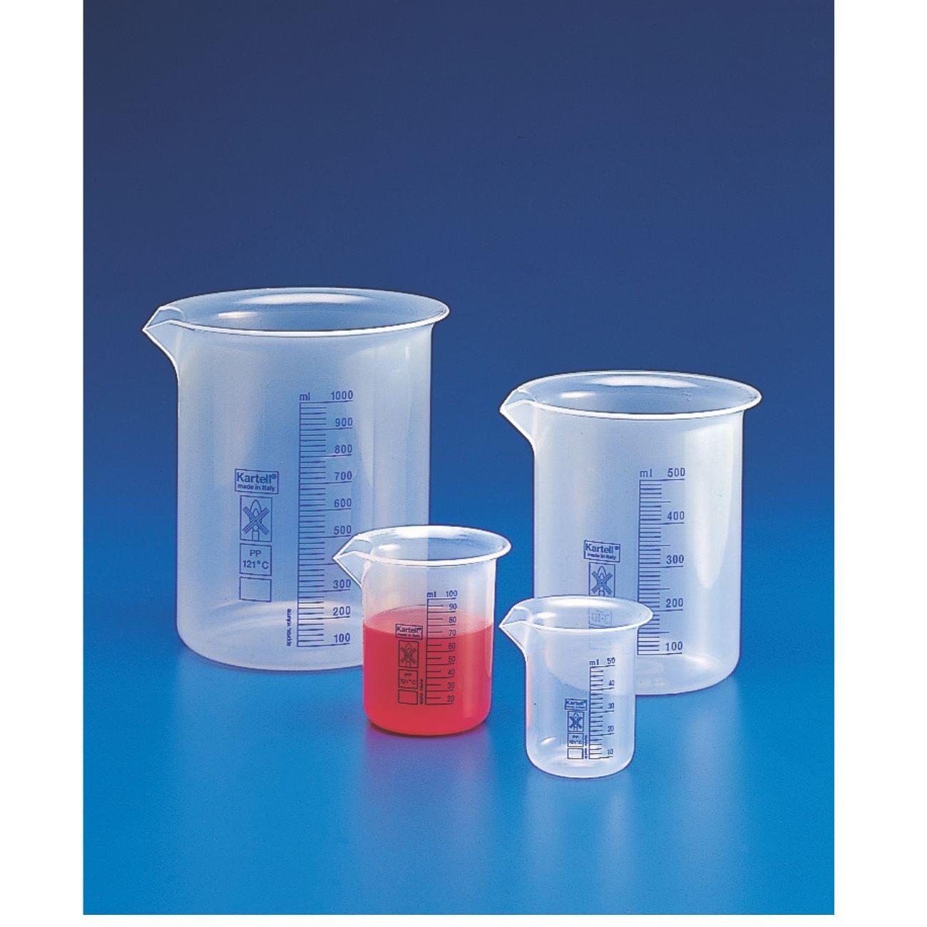 Vasos de forma baja con graduacion en azul- clase b PP
